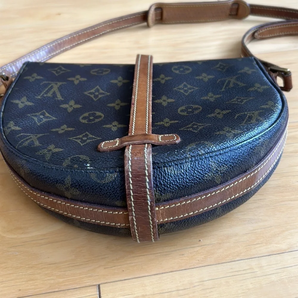 Louis Vuitton vintage chantilly cross body